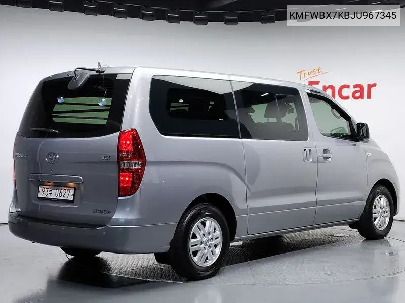 Grand Starex 5 -Seater Van Smart VIN: KMFWBX7KBJU967345 Lot: 39975434