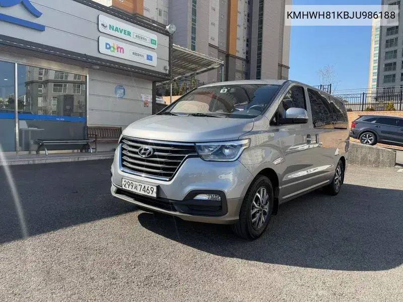 The New Grand Starex Urban 9 -Seater Premium Special VIN: KMHWH81KBJU986188 Lot: 39974747