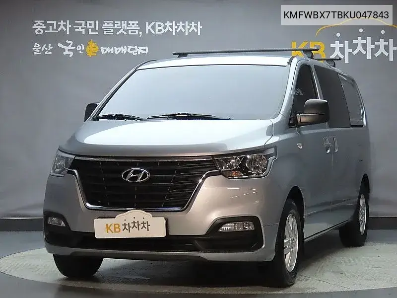 The New Grand Starex Van 5 -Seater Lpi Smart VIN: KMFWBX7TBKU047843 Lot: 39979034
