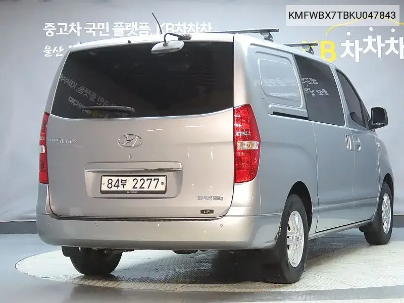 The New Grand Starex Van 5 -Seater Lpi Smart VIN: KMFWBX7TBKU047843 Lot: 39979034