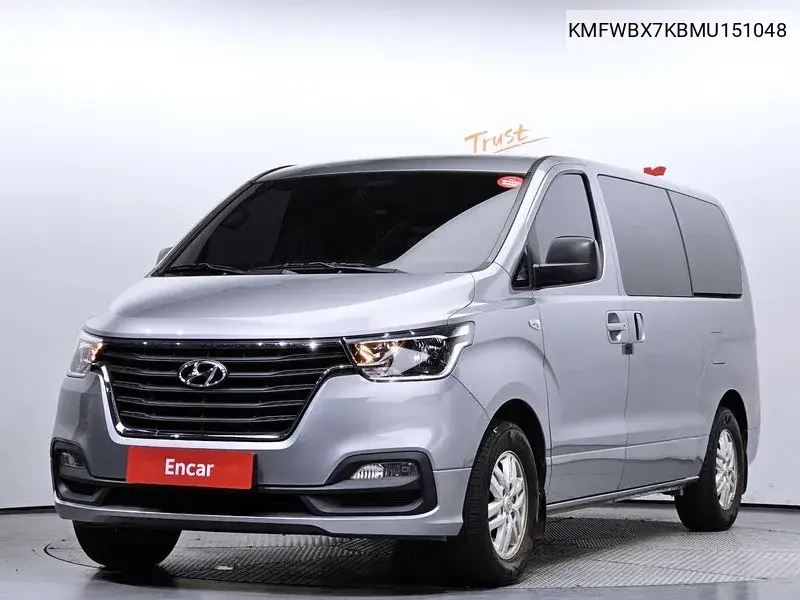 The New Grand Starex Van 3 -Seater Smart VIN: KMFWBX7KBMU151048 Lot: 39966099