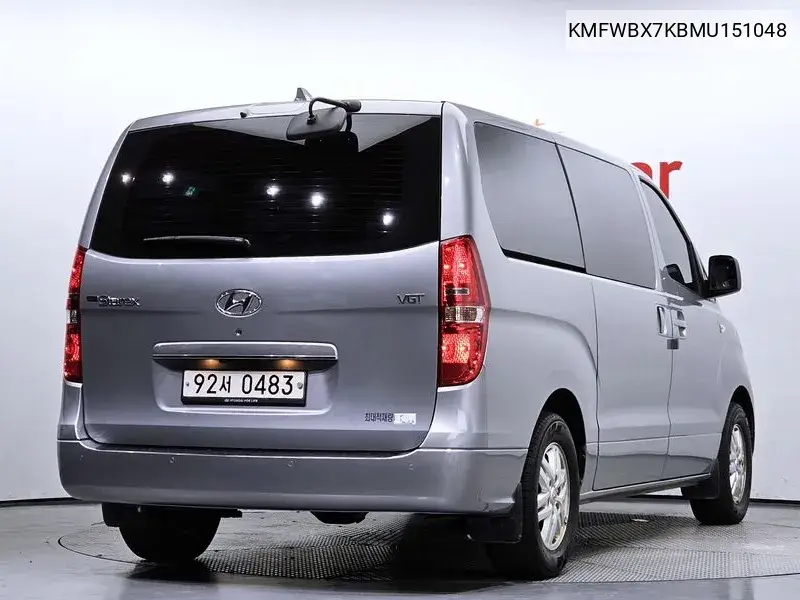 The New Grand Starex Van 3 -Seater Smart VIN: KMFWBX7KBMU151048 Lot: 39966099