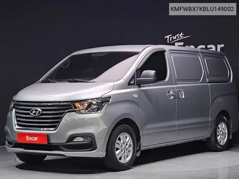 The New Grand Starex Van 3 -Seater Smart VIN: KMFWBX7KBLU149002 Lot: 39974190