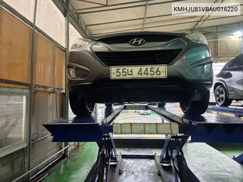 Tucson Ix Diesel 2Wd Lx20 Premier VIN: KMHJU81VBAU016220 Lot: 39608232