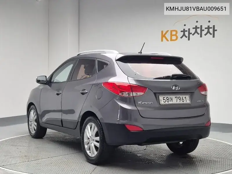 Tucson Ix Diesel 2Wd Lx20 Luxury VIN: KMHJU81VBAU009651 Lot: 39637853
