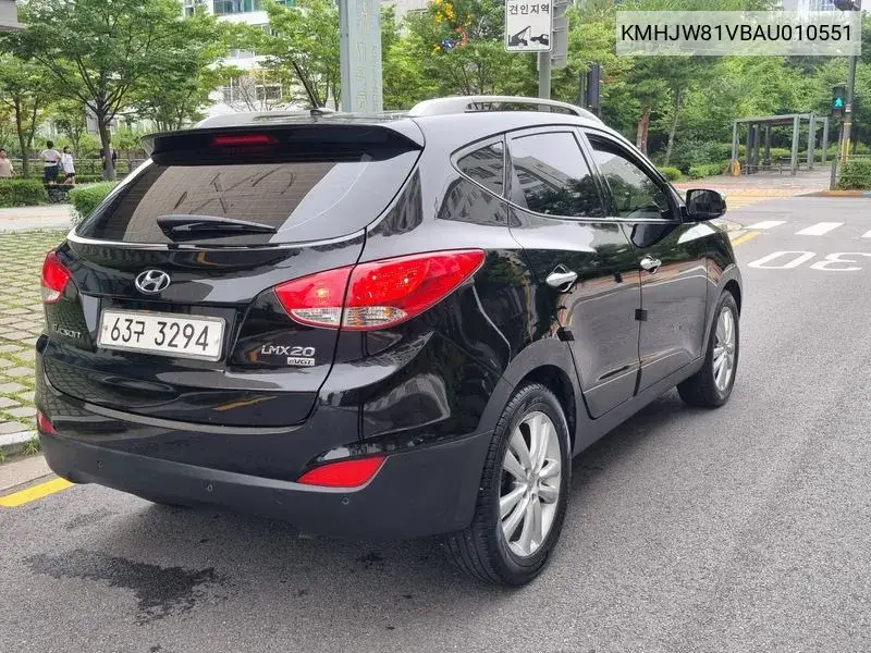 Tucson Ix Diesel 2Wd Lmx20 Premium VIN: KMHJW81VBAU010551 Lot: 39960661
