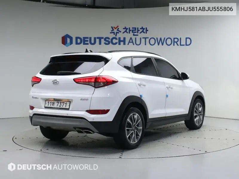 All New Tucson Diesel 2.0 2Wd Premium VIN: KMHJ581ABJU555806 Lot: 39637078