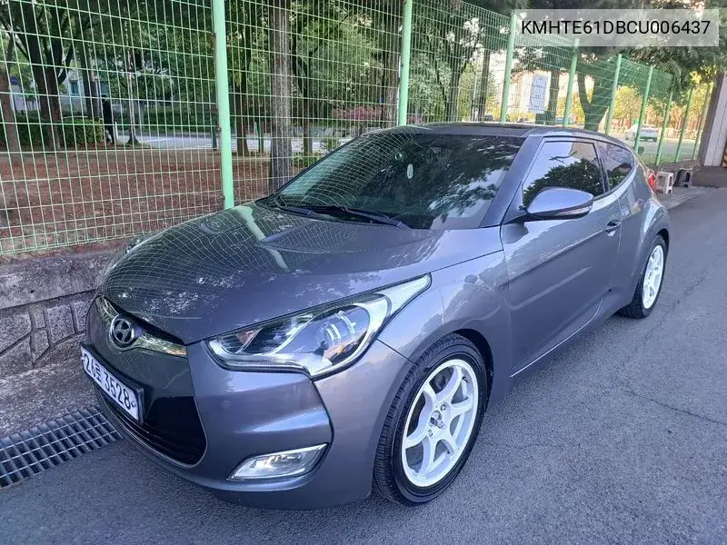Hyundai Veloster Veloster Extreme, 2011 VIN: KMHTE61DBCU006437 Lot: 39522184