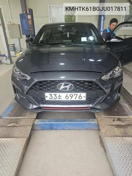 Veloster (Js) 1.6 Turbo Sports Core VIN: KMHTK61BGJU017811 Lot: 40021009