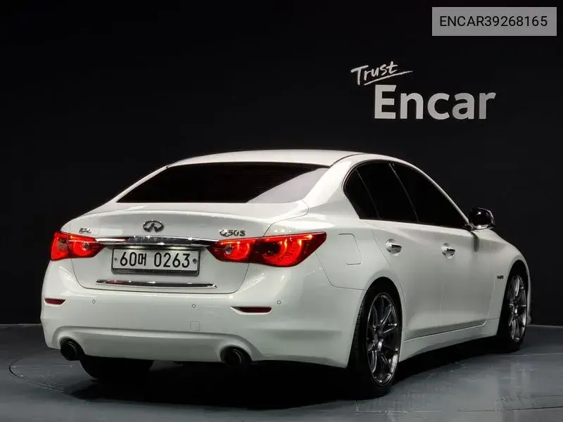 Q50 3.5 Hybrid Essence VIN: JNKAV71E3FM540239 Lot: 39268165