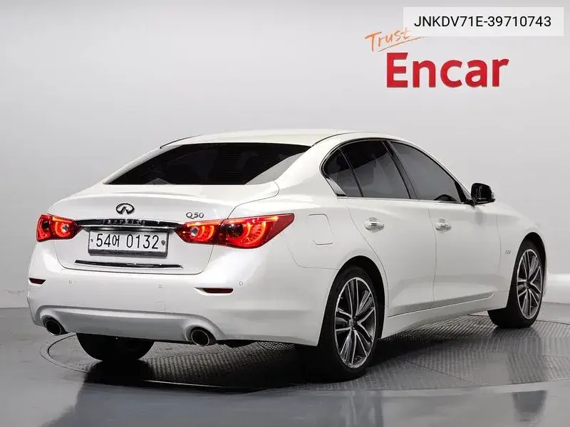 Q50 2.2D Premium VIN: JNKDV71E-39710743 Lot: 39710743