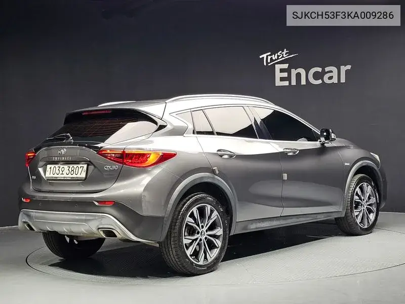 Qx30 2.0 Essential Awd VIN: SJKCH53F3KA009286 Lot: 39559256