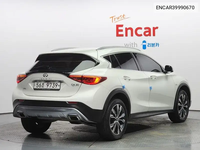Qx30 2.0 Essential Awd VIN: ENCAR39990670 Lot: 39990670