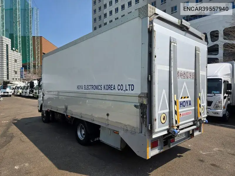 Elf Wing Body Power Gate 3.5 Ton VIN: ENCAR39557940 Lot: 39557940