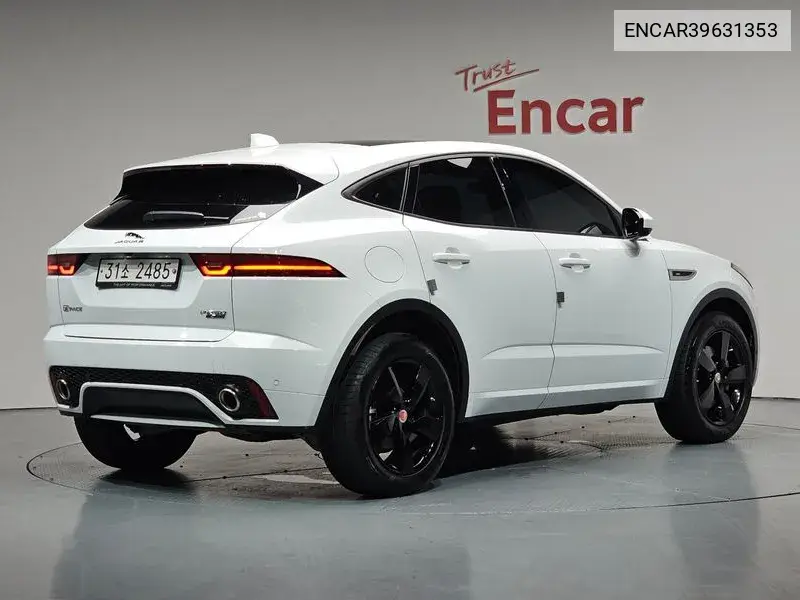 E-Pace P250 R-Dynamic Se VIN: ENCAR39631353 Lot: 39631353