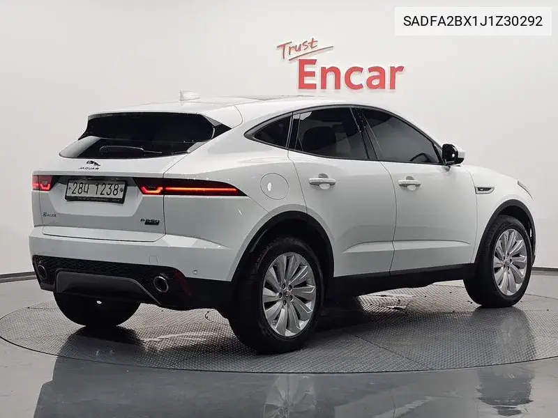 E-Pace P250 Se VIN: SADFA2BX1J1Z30292 Lot: 39691427