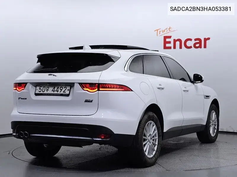 F-Pace 20D Prestige VIN: SADCA2BN3HA053381 Lot: 39635819