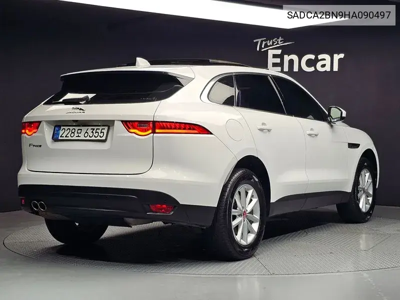 Jaguar F-Pace F-Pace 20D Portfolio, 2017 VIN: SADCA2BN9HA090497 Lot: 39685214