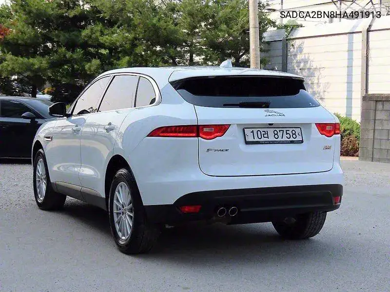 F-Pace 20D Prestige VIN: SADCA2BN8HA491913 Lot: 40044999