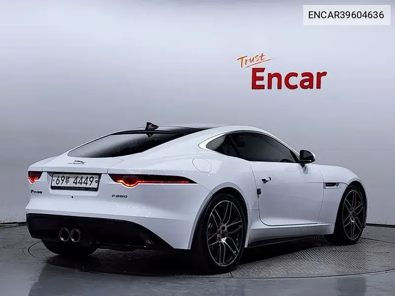 F-Type P380 R-Dynamic Coupe X152 VIN: ENCAR39604636 Lot: 39604636