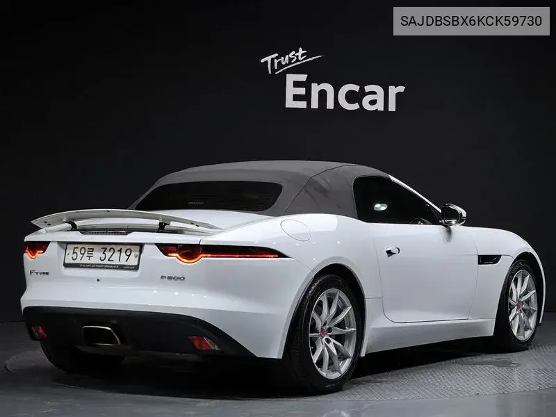 F-Type P300 Converter Blue X152 VIN: SAJDBSBX6KCK59730 Lot: 40027766