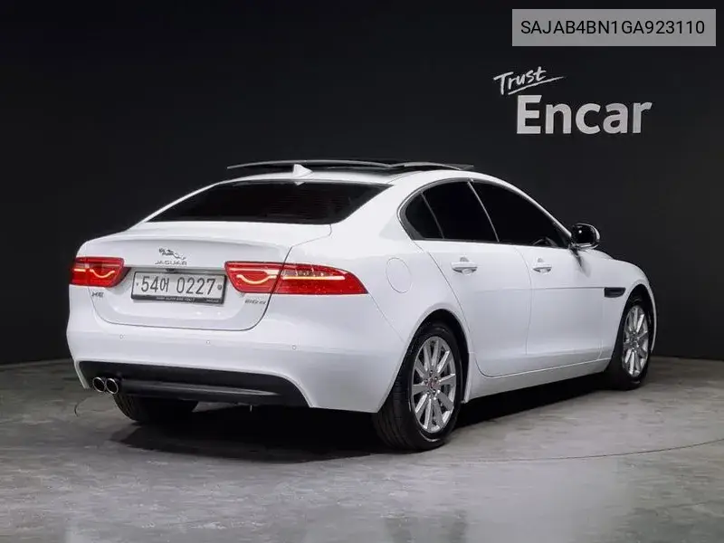 Xe 20D Prestige VIN: SAJAB4BN1GA923110 Lot: 39870910