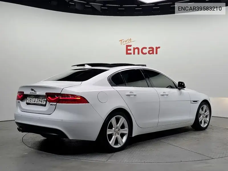 Xe 20D Portfolio VIN: ENCAR39583210 Lot: 39583210