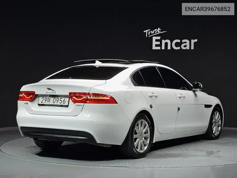 Jaguar Xe 20T Prestige, 2016 VIN: ENCAR39676852 Lot: 39676852