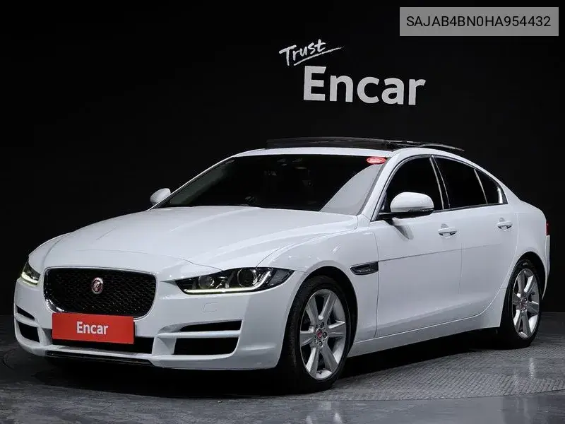Xe 20D Portfolio VIN: SAJAB4BN0HA954432 Lot: 39067823