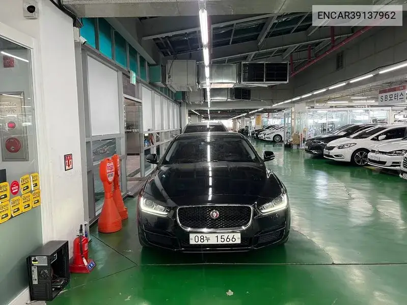 Xe 20D Portfolio VIN: ENCAR39137962 Lot: 39137962