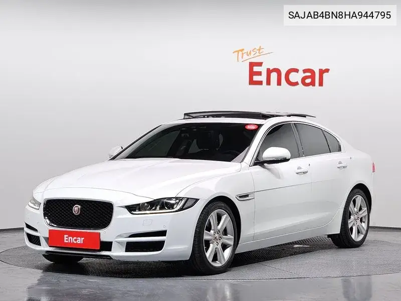 Xe 20D Portfolio VIN: SAJAB4BN8HA944795 Lot: 39504831