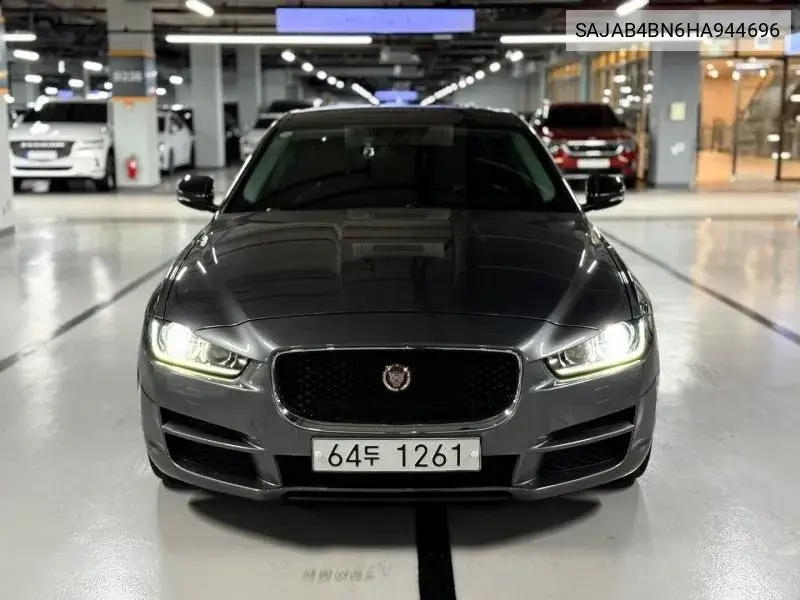 Xe 20D Portfolio VIN: SAJAB4BN6HA944696 Lot: 39613004