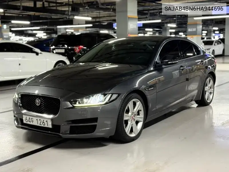 Xe 20D Portfolio VIN: SAJAB4BN6HA944696 Lot: 39613004