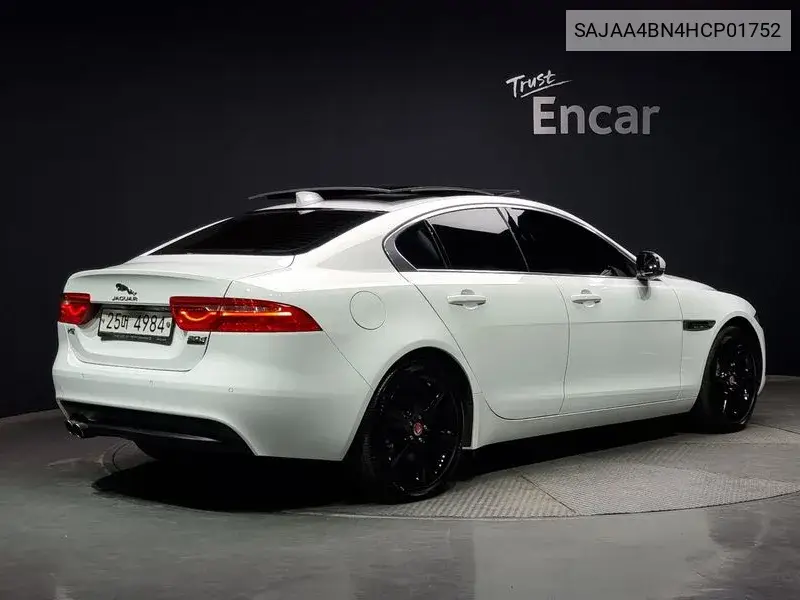 Xe 20D Portfolio Awd VIN: SAJAA4BN4HCP01752 Lot: 39619361