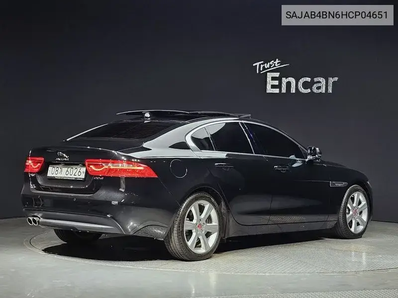 Xe 20D Portfolio VIN: SAJAB4BN6HCP04651 Lot: 39898088