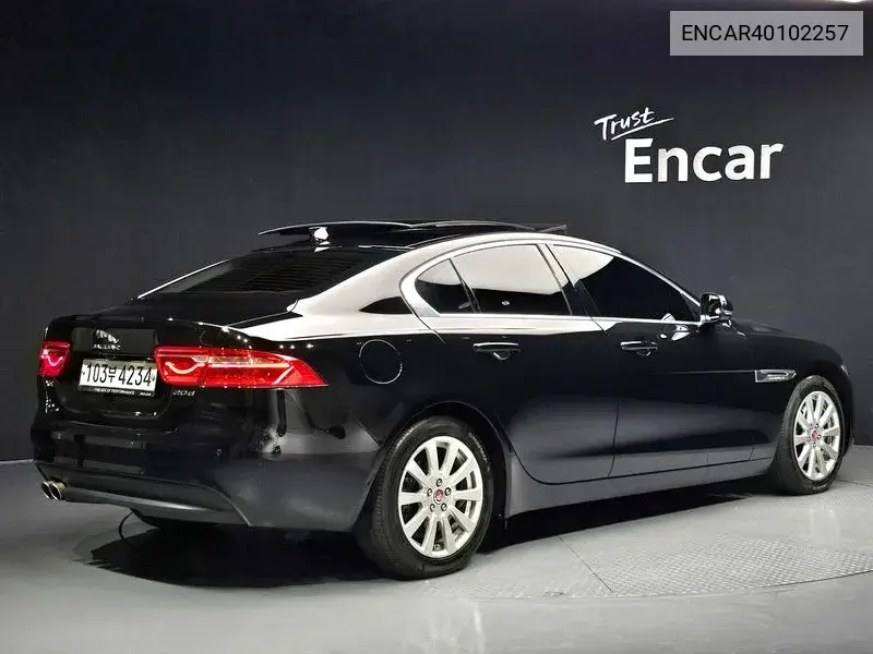 Xe 20D Prestige VIN: ENCAR40102257 Lot: 40102257