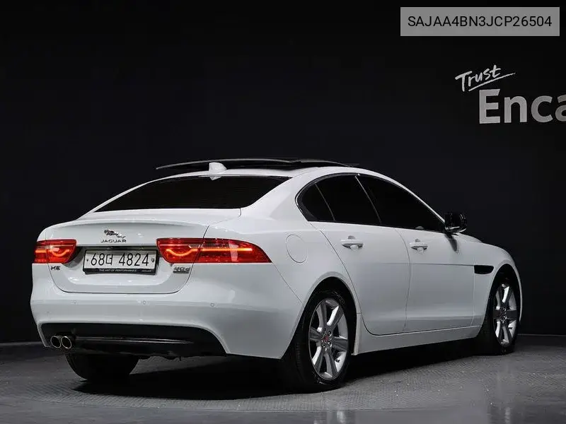 Xe 20D Portfolio Awd VIN: SAJAA4BN3JCP26504 Lot: 39497733