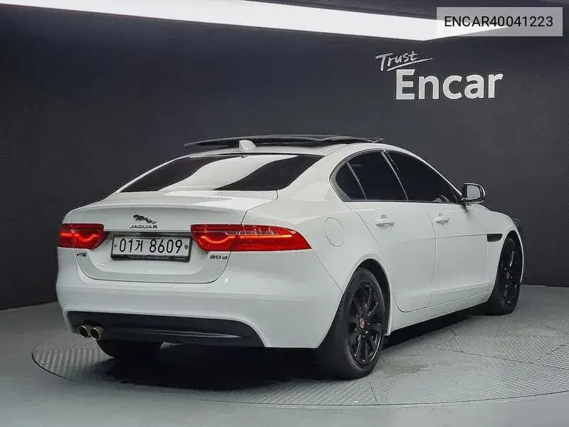 Xe 20D Prestige VIN: ENCAR40041223 Lot: 40041223