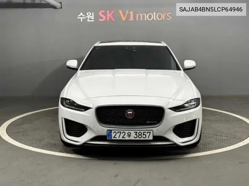 Xe D180 R-Dynamic S VIN: SAJAB4BN5LCP64946 Lot: 39849795