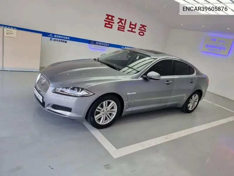 New Xf 2.2D Luxury X250 VIN: ENCAR39605876 Lot: 39605876