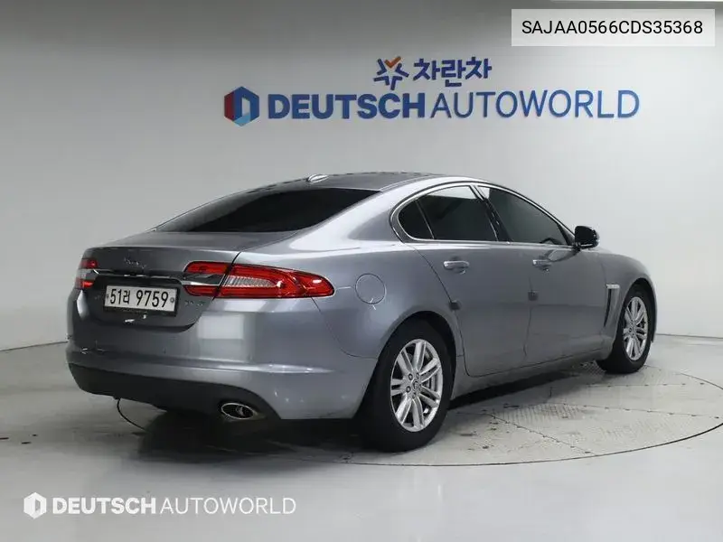 New Xf 2.2D Luxury X250 VIN: SAJAA0566CDS35368 Lot: 40123784