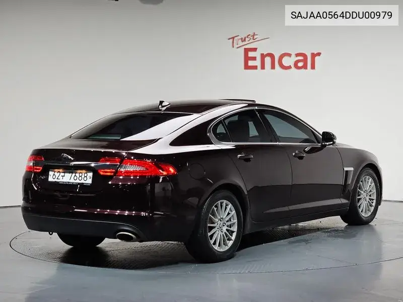 New Xf 2.2D Luxury X250 VIN: SAJAA0564DDU00979 Lot: 40073309