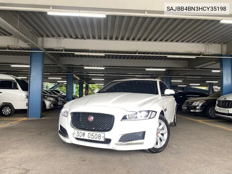 Xf (X260) 20D Prestige VIN: SAJBB4BN3HCY35198 Lot: 39759125