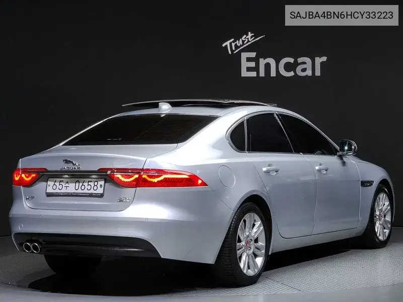 Xf (X260) 20D Portfolio Awd VIN: SAJBA4BN6HCY33223 Lot: 39768642