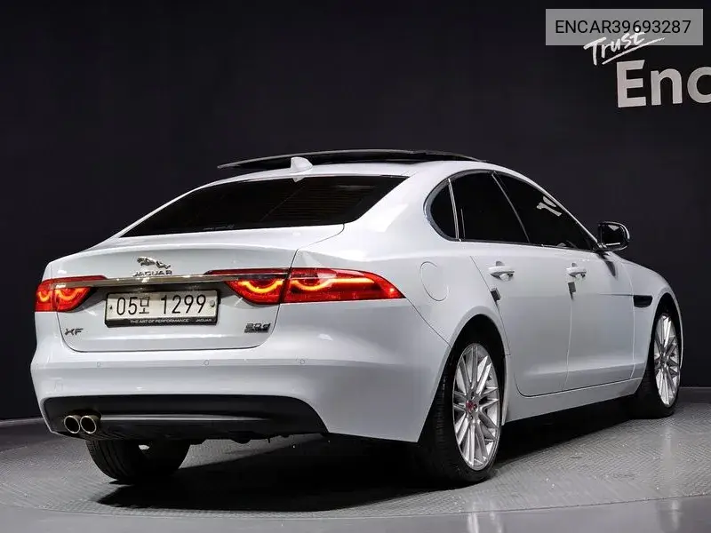 Jaguar Xf 20D Portfolio Awd, 2017 VIN: ENCAR39693287 Lot: 39693287