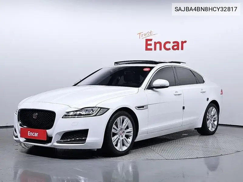 Xf (X260) 20D Portfolio Awd VIN: SAJBA4BN8HCY32817 Lot: 40089720
