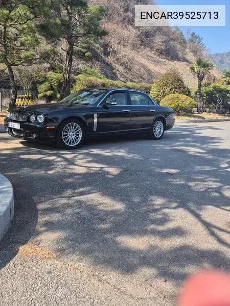 New Xj 4.2 V8 X358 VIN: ENCAR39525713 Lot: 39525713