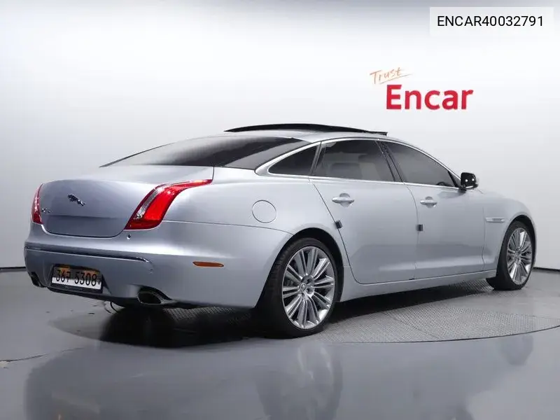 All New Xj 5.0 Portfolio Lwb X351 VIN: ENCAR40032791 Lot: 40032791