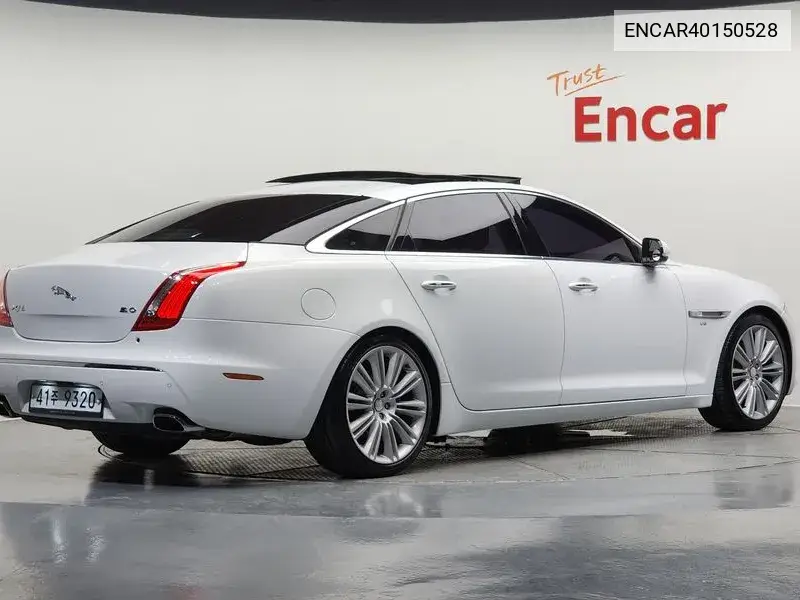 All New Xj 5.0 Portfolio Lwb X351 VIN: ENCAR40150528 Lot: 40150528