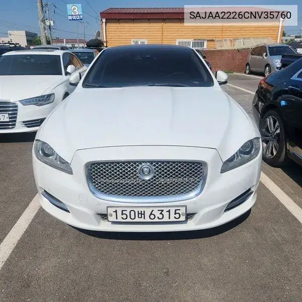 All New Xj 3.0D Premium Luxury Lwb X351 VIN: SAJAA2226CNV35760 Lot: 39915711